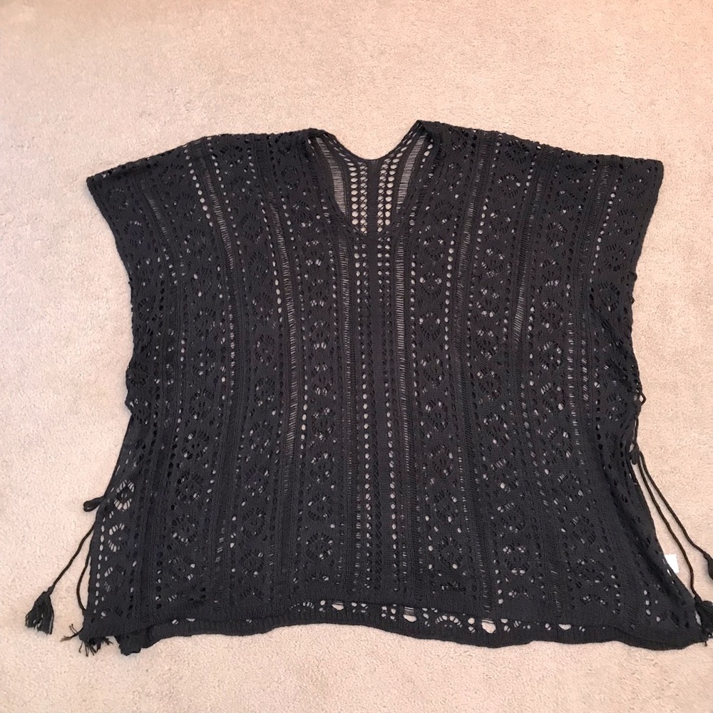 Black Crochet Poncho Beach Cover Up One Size V Neck Open Knit Boho Chic Classic - Picture 3 of 6
